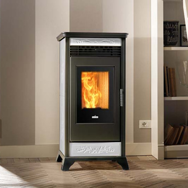 The Fireplace Showcase - Ravelli RV100 Stove
